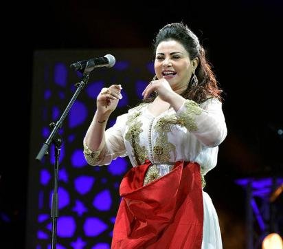 لطيفة رأفت تحيي عرسًا جماعيًا لفائدة اليتامى بتطوان