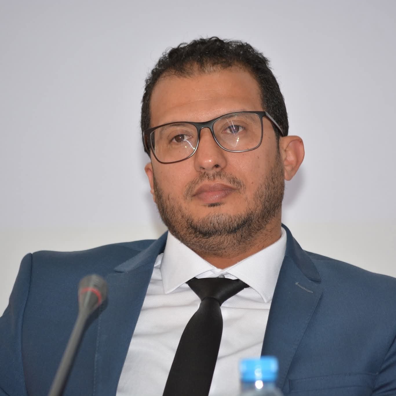 لماذا أجل ملك البلاد خطاب النصر ؟