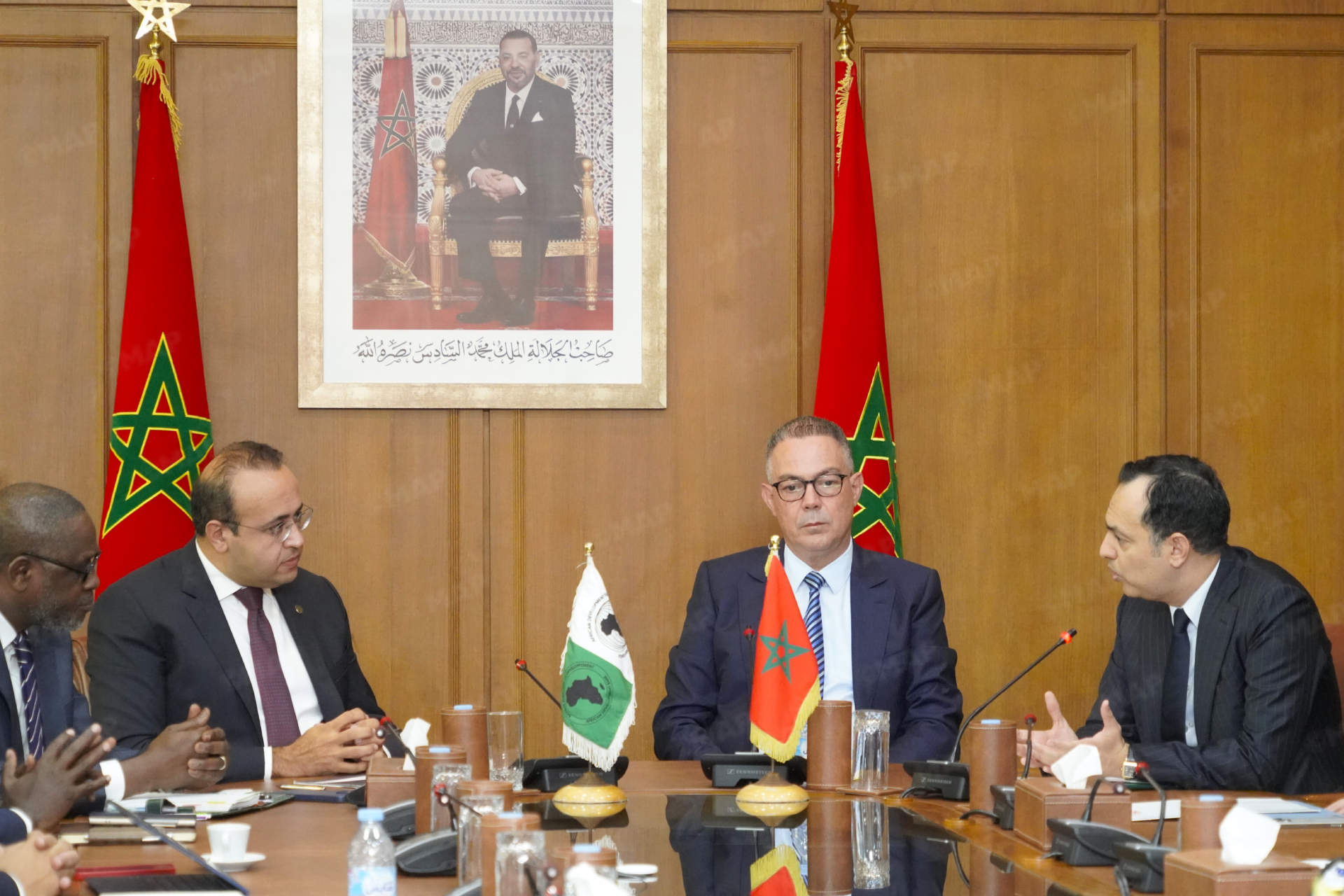 المغرب-البنك الإفريقي للتنمية.. توقيع اتفاقيتي تمويل بقيمة 405 ملايين أورو لتثمين الرأسمال البشري وتحديث البنيات التحتية السككية